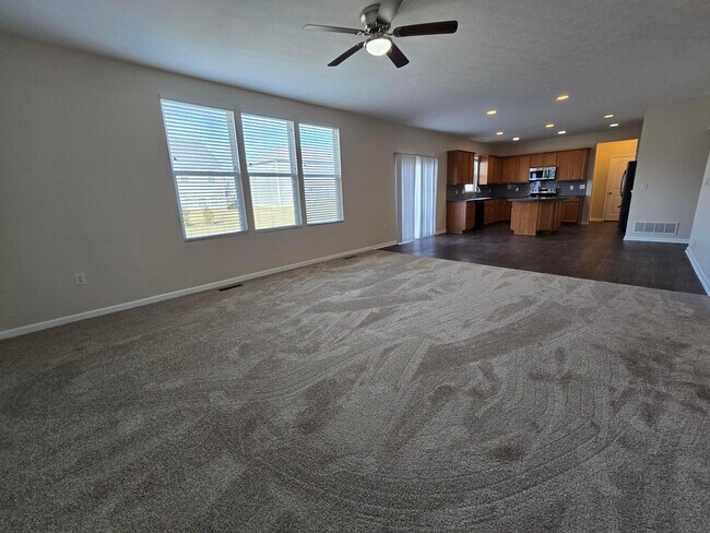 Building Photo - 140 Saddlebred Cir