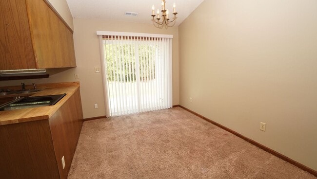 Building Photo - Cinnamon Ridge – 3 bedrooms and 2 baths