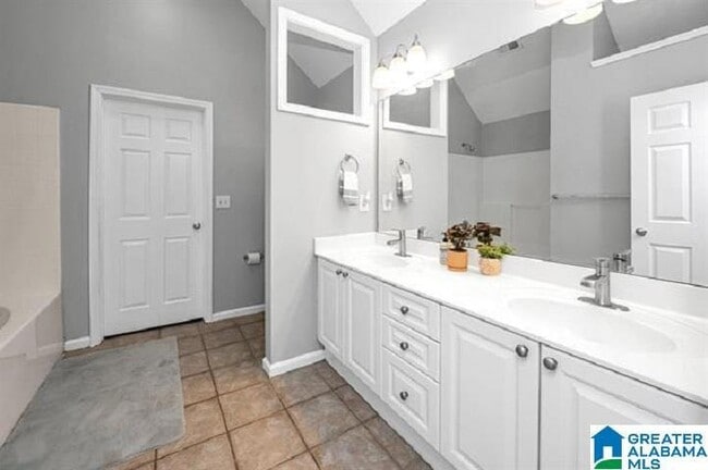 Building Photo - 106 Hidden Creek Cove
