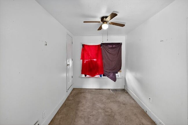 Building Photo - 3001 Myrtle Ave