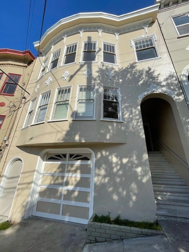 Building Photo - 1446-1448 18th Ave (1320r)