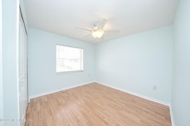 Building Photo - 5628 Loma Vista Dr W