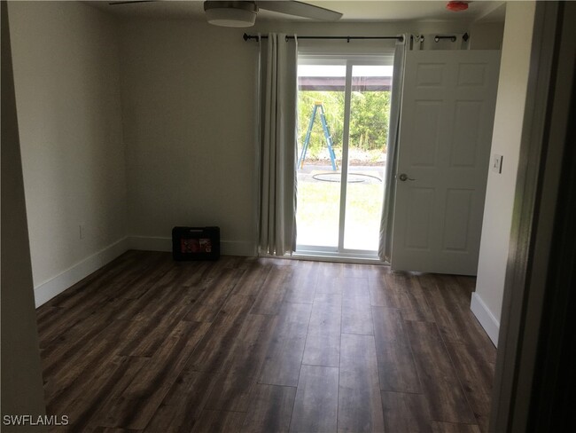 Building Photo - 12100 Siesta Dr