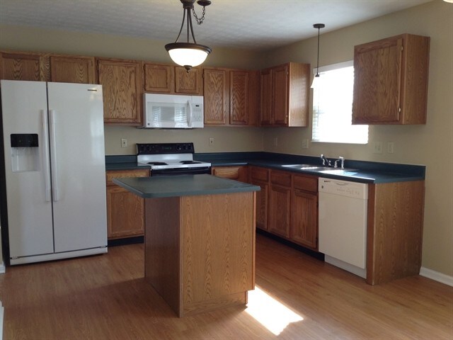 Building Photo - 545 Weeping Willow Ln