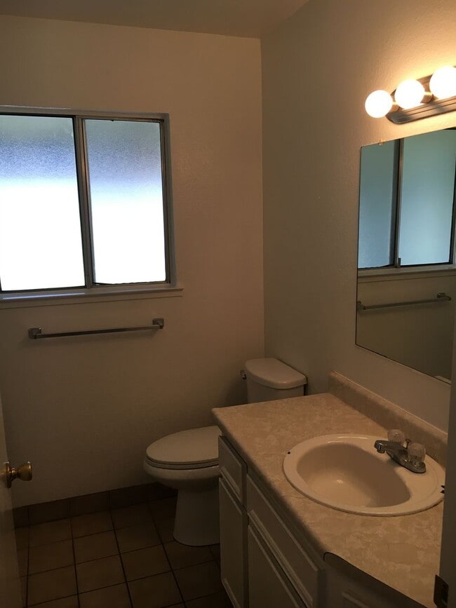 Building Photo - 952 Mango Dr