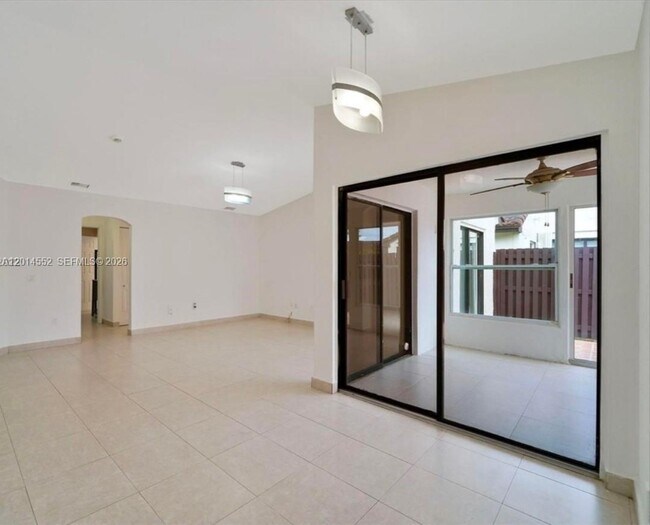 Building Photo - 15270 SW 45th Terrace