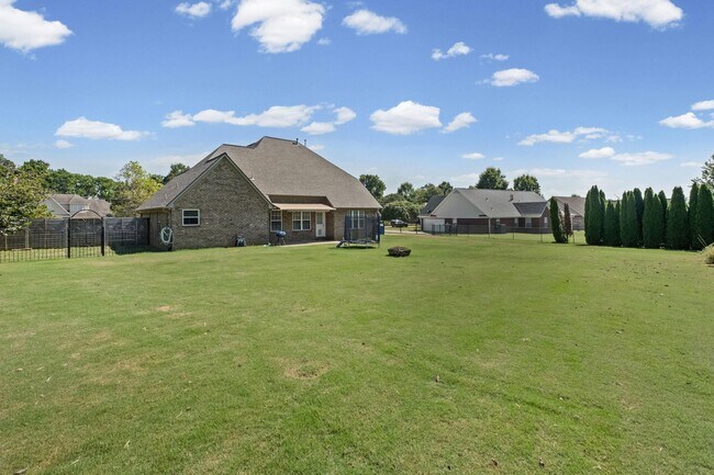 Building Photo - 713 Elizabeth Dr