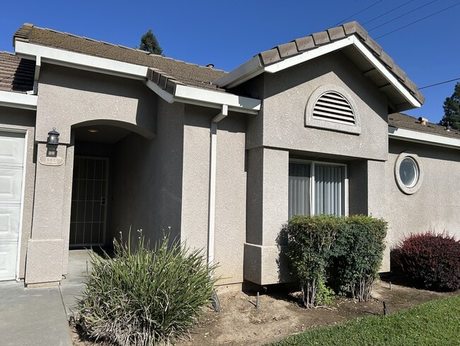 Building Photo - 1333 Glenbrook Way