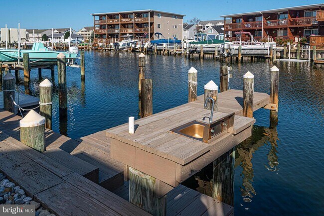 Building Photo - 148 Captains Quarters Rd