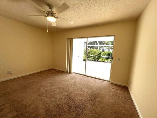 Building Photo - 6002 Red Oak Ct