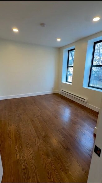Building Photo - 3679 Paulding Ave