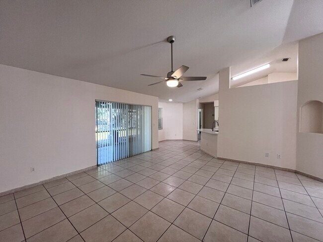 Building Photo - PRICE REDUCED FOR A QUICK MOVE IN!!  Beaut...
