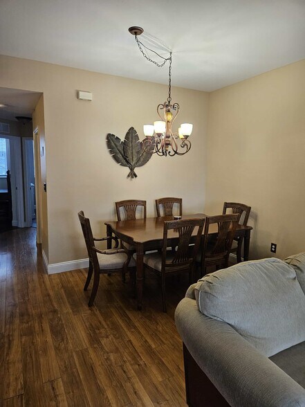 Building Photo - 15385 Bellamar Cir