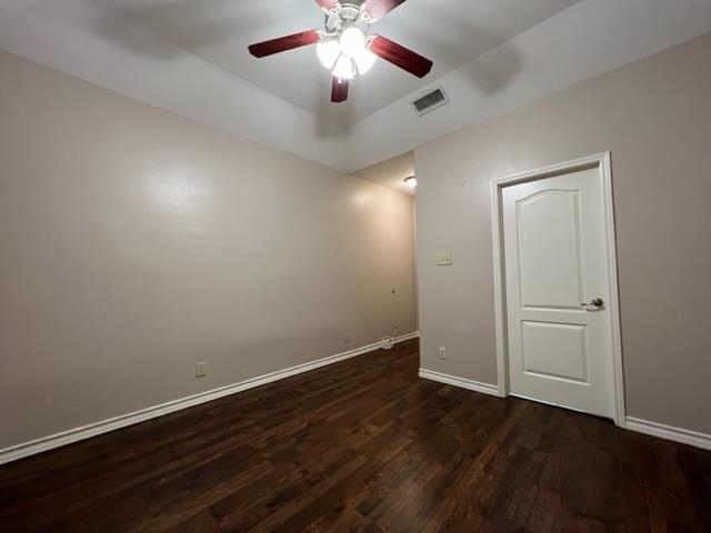 Building Photo - 707 St James Dr