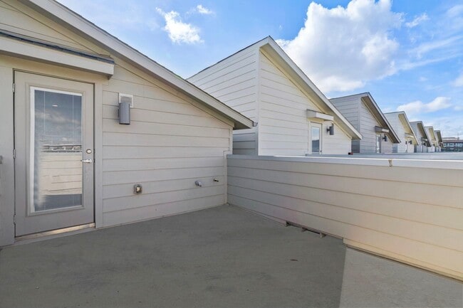 Building Photo - 316 Jensen Dr
