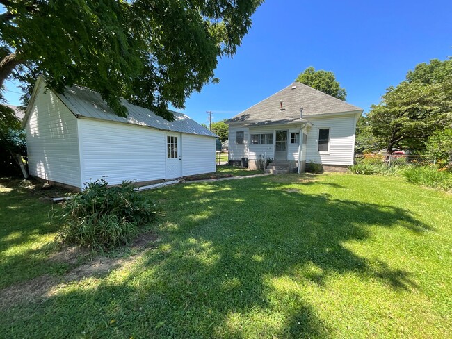 Building Photo - Newly remodeled home!