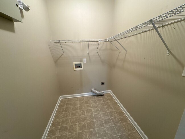 Building Photo - 1168 Lake Greenwood Dr