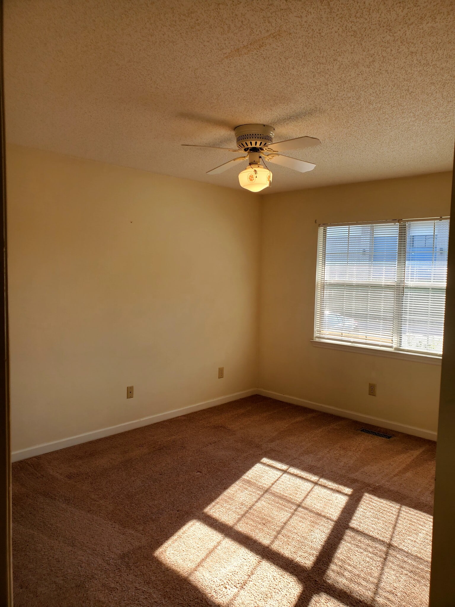 Building Photo - 4465 Ellis Cir NW