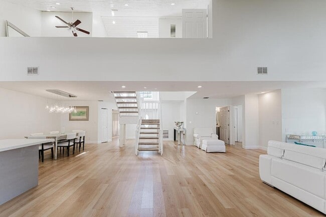 Building Photo - 665 Jeffery St