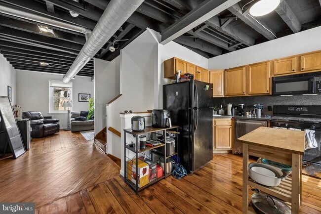 Building Photo - 115 Green Ln