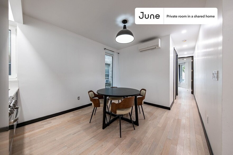Building Photo - Room in Shared 4 bed/2 bath home in Ditmas Park