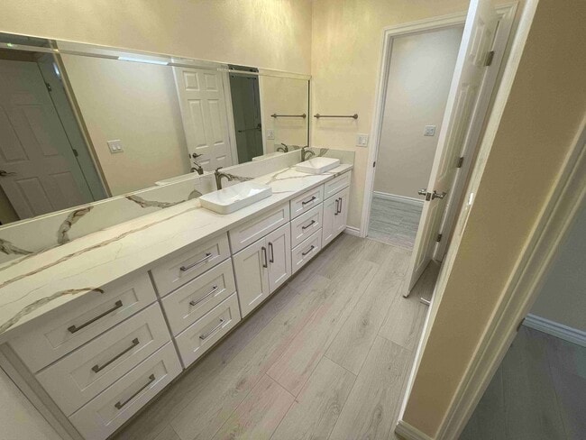 Building Photo - COMPLETELY UPDATED AND REMODELED ENCINO SP...