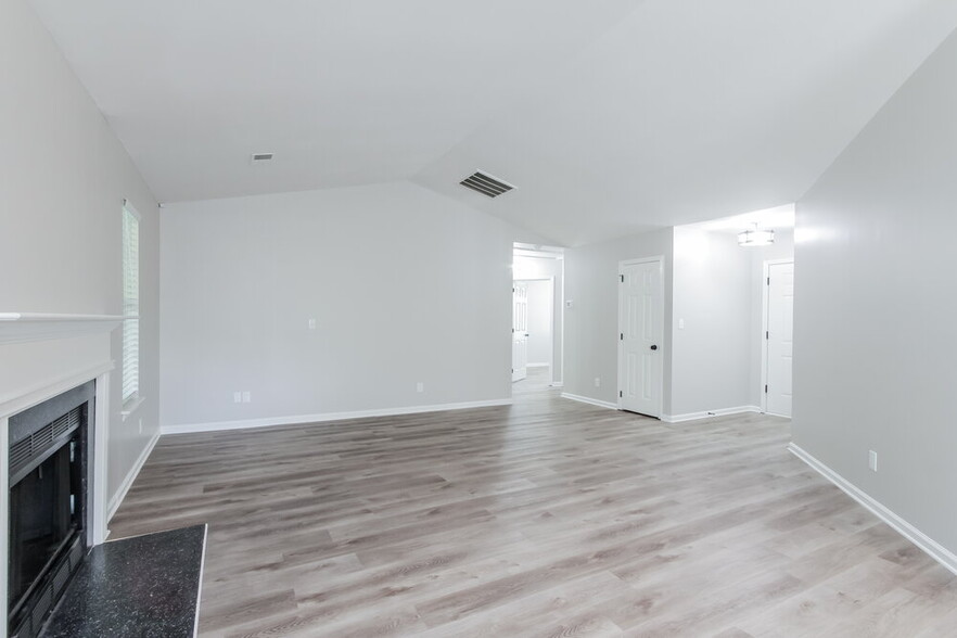 Building Photo - 4307 Emerald Ln