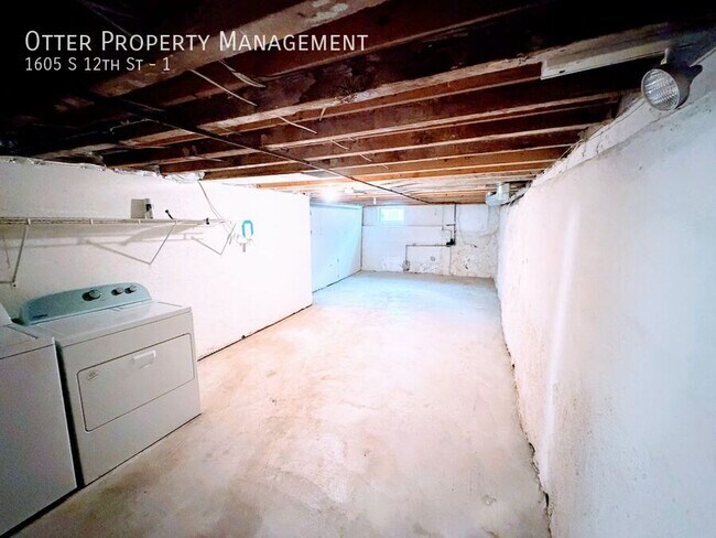 Building Photo - 1605 S 12th St