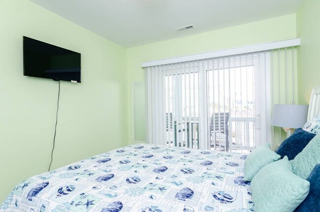 Building Photo - 1211 Fort Fisher Blvd N