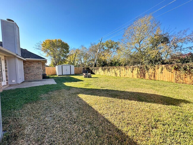 Building Photo - 1424 Winchester Dr