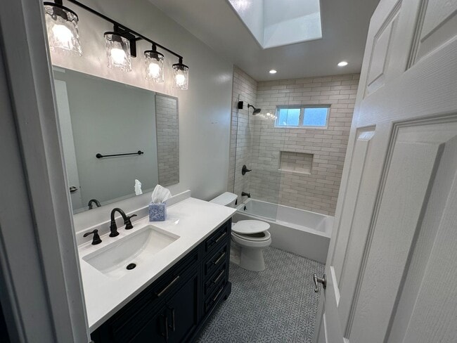 Building Photo - Upscale Morro Bay home with great views