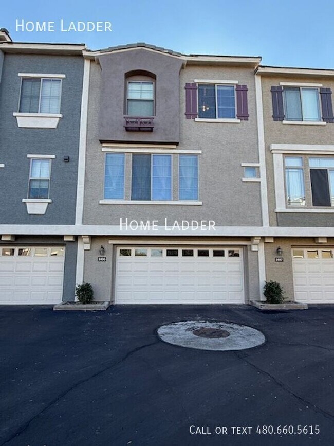 Primary Photo - 2402 E 5th St