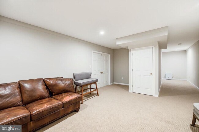 Building Photo - 35299 Snickersville Turnpike