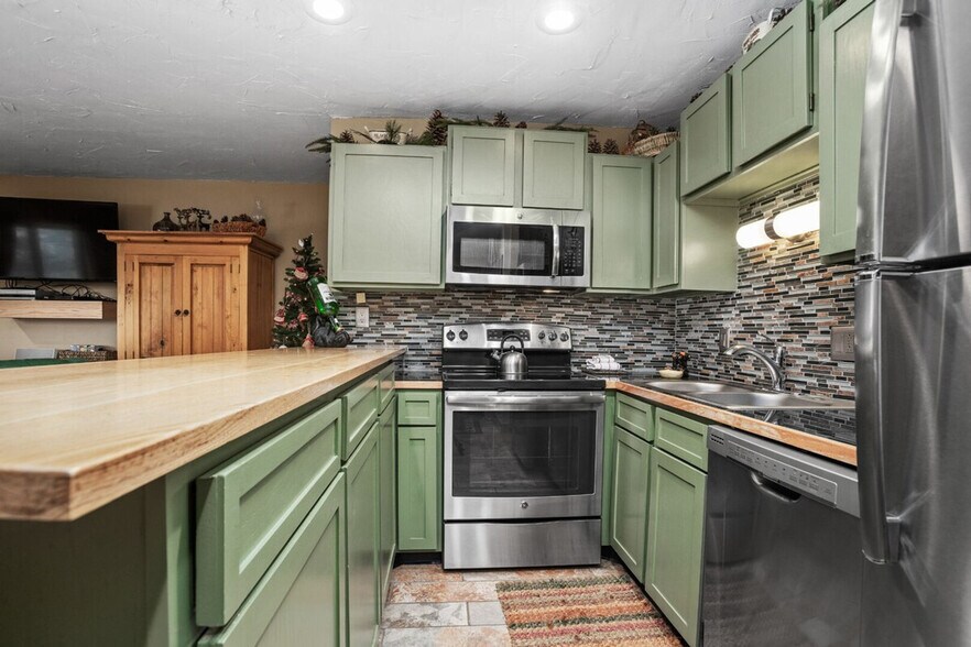 Building Photo - 2135 Burgess Creek Rd
