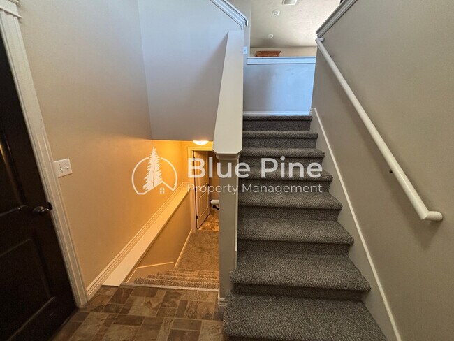 Building Photo - 1207 N Drystone Dr