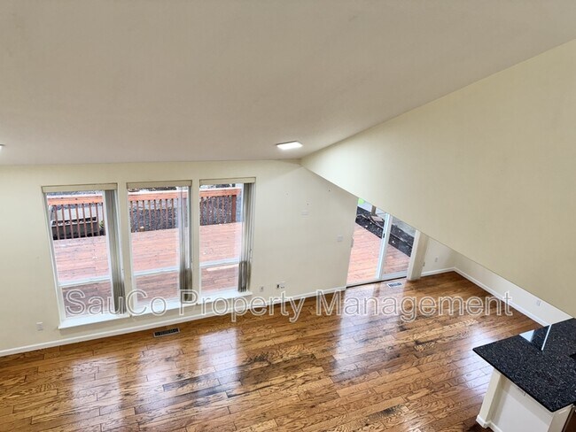 Building Photo - 255 NE 74th Ave