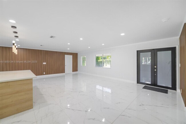 Building Photo - 11811 NW 5th Ct