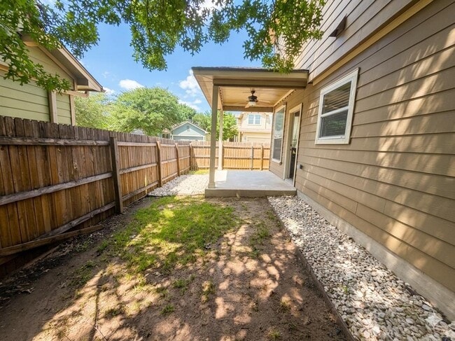 Building Photo - 9600 Sweetgum Dr