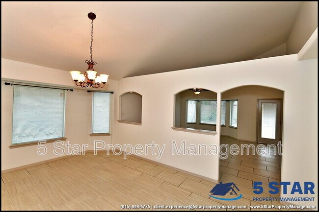 Building Photo - 5005 Moon Ranch Ln