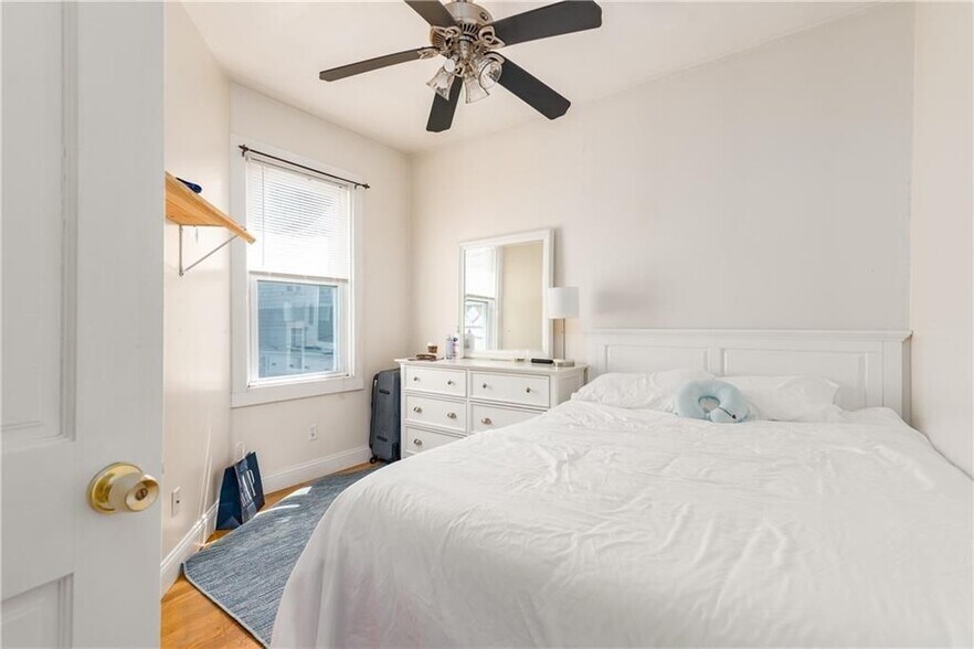 Building Photo - 9 Ann St