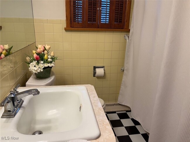 Building Photo - 168 Valley View Dr