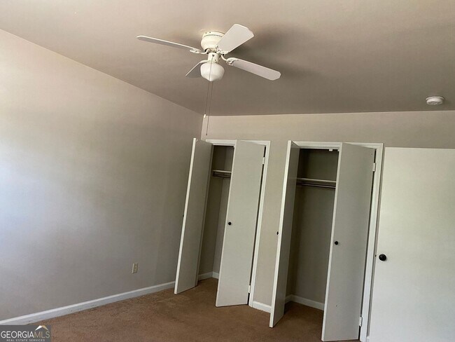 Building Photo - 493 King Arnold St