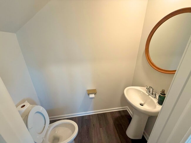 Building Photo - 106 White Rapids Way