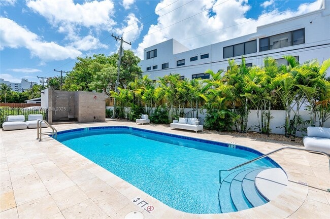 Building Photo - 204 Sunrise Dr