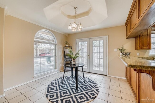 Building Photo - 12 W Sarah Evans St