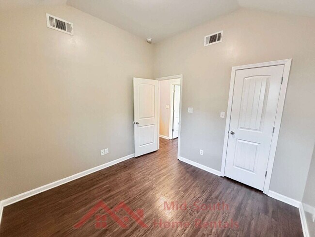 Building Photo - 5626 Tulip Tree Dr