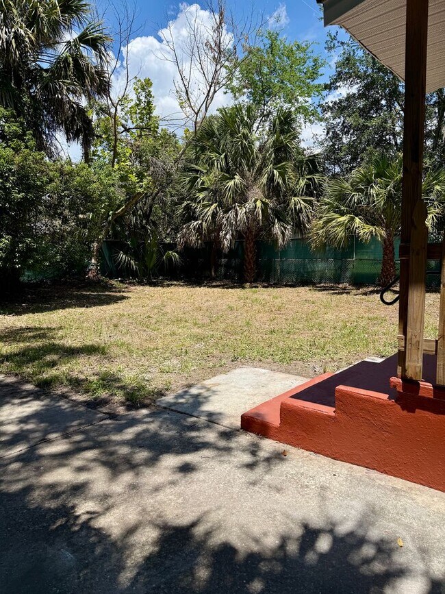 Building Photo - Great and Affordable 4 Bedroom 2 Bathroom House for Rent
