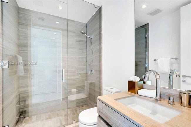 Building Photo - 18975 Collins Ave