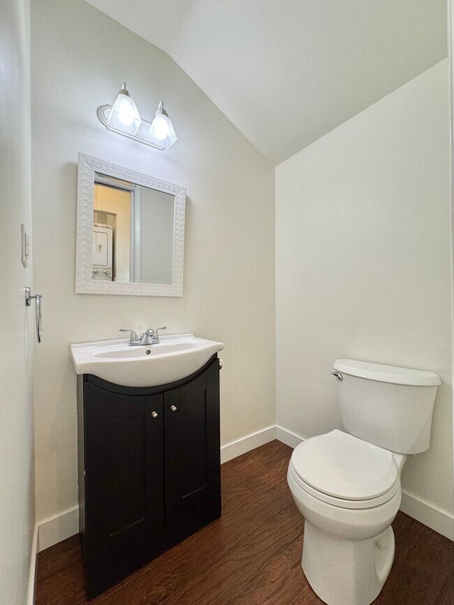 Building Photo - 3 Bedrooms, 1 1/2 Bathrooms, Classic Napa ...