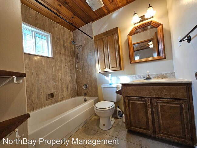 Building Photo - 3 br, 2 bath House - 19352 Deer Hill Rd